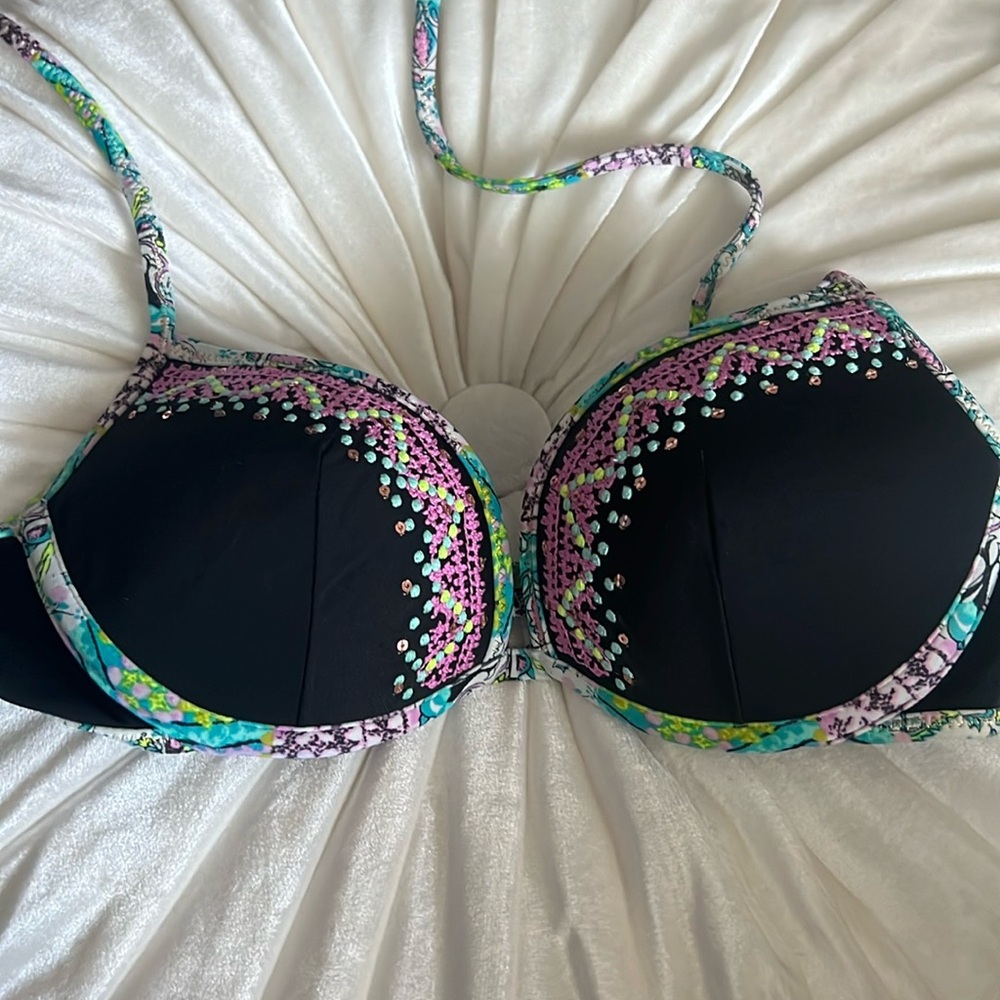 Victoria Secret Bombshell bikini top. Size 32B